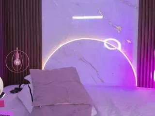 martinna-28 on CamSoda 