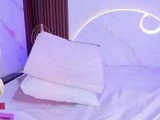 martinna-28 on CamSoda 