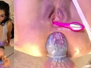 Freechat mayarouse on CamSoda