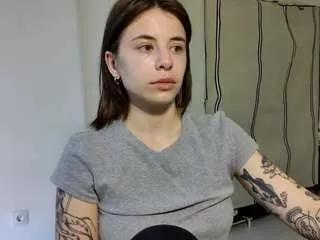 mazzydoll on CamSoda 