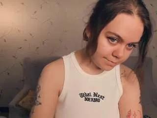 Freechat mechellelyter on CamSoda