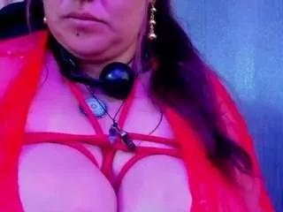 megaboobxxx on CamSoda 