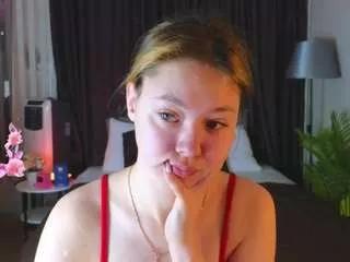 meow-mellie on CamSoda 