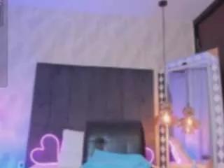 mia-hazel22 on CamSoda 
