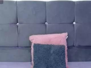 mia-makleynn on CamSoda 
