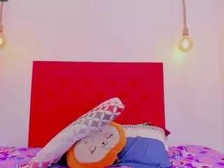 mia-thompson-1 on CamSoda 