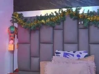 Freechat miaabrownn on CamSoda