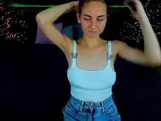 Freechat milaaaddam on CamSoda