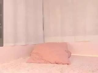 milasweeet on CamSoda 