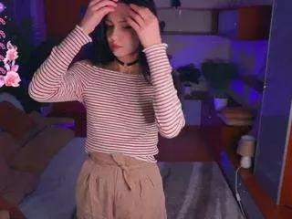 mildredaven on CamSoda 