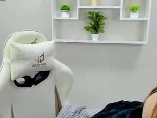milly-rockk on CamSoda 