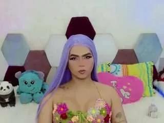 miss-adriana on CamSoda 