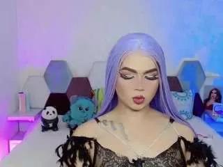 miss-adriana on CamSoda 