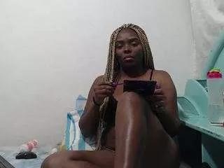 miss-dinah on CamSoda 