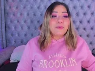 Offline miss-horney on CamSoda