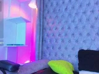Offline miss-horney on CamSoda