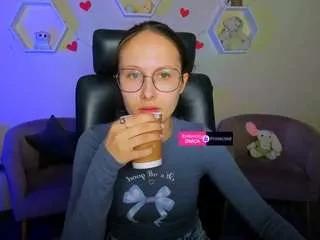 mona-cloud on CamSoda 