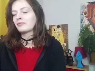 nadinesensual on CamSoda 