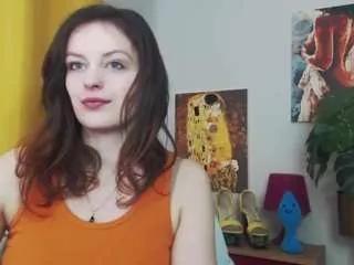 nadinesensual on CamSoda 