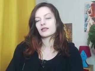 nadinesensual on CamSoda 