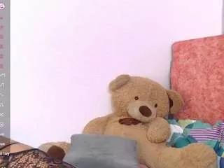 nahomyfox on CamSoda 