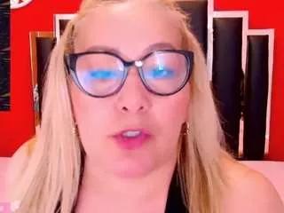 nayla-garner on CamSoda 