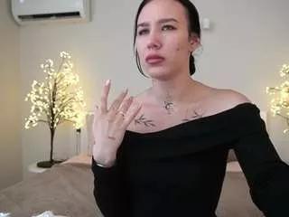 nikkigoldside on CamSoda 