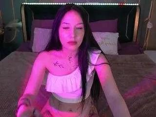 nikkigoldside on CamSoda 