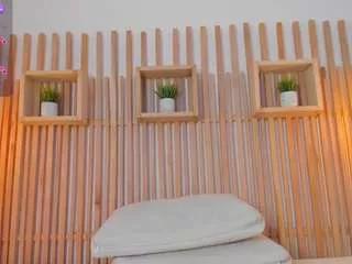 noami-rosse on CamSoda 