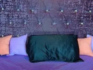 Offline norahardman on CamSoda