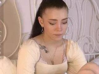 Freechat normaedgeworth on CamSoda