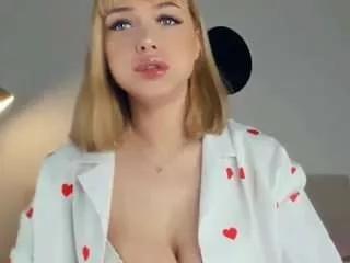 octaviahearing on CamSoda 