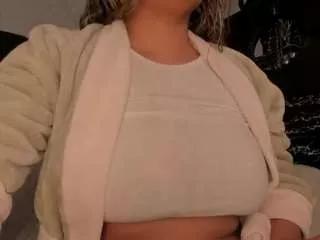 pamelaevanns on CamSoda 