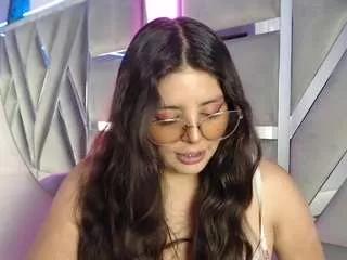 paola2lyon on CamSoda 