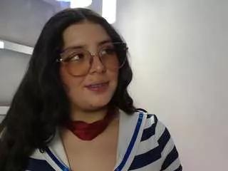 paola2lyon on CamSoda 