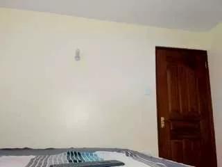 paradise-foxxx on CamSoda 