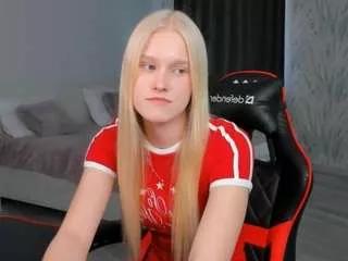 peacedanbury on CamSoda 