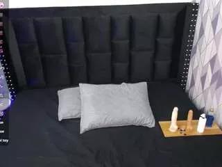 petitelittleebony on CamSoda 