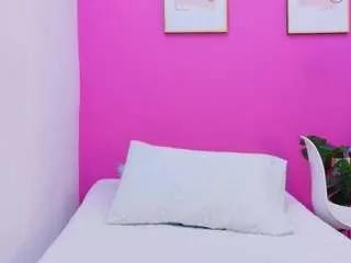 petitelittleebonyy on CamSoda 