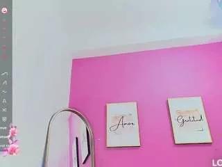 petitelittleebonyy on CamSoda 