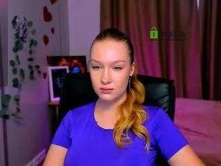 playful-sophie on CamSoda 