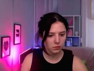 playful-sophie on CamSoda 