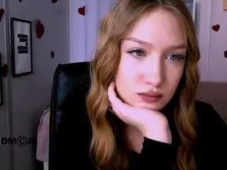 playful-sophie on CamSoda 