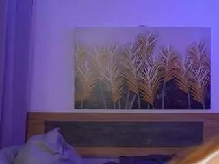 queeniehartell on CamSoda 