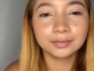 queenn-angelique on CamSoda 