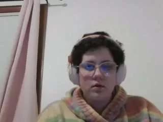 quinni18 on CamSoda 
