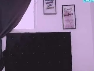 Freechat radiantgoddes on CamSoda