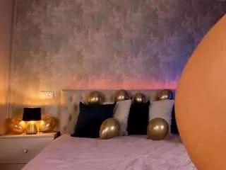 Freechat raisagee1 on CamSoda