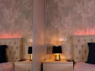 Freechat raisagee1 on CamSoda