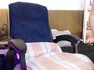 rapunzelll on CamSoda 